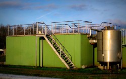 Mobile treatment plants